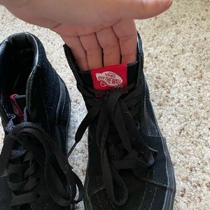 Hi top suede black vans